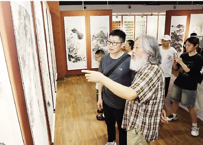 “诗意长安·翰墨碑林”唐诗主题书画展启幕 165件佳作展现唐诗文化魅力